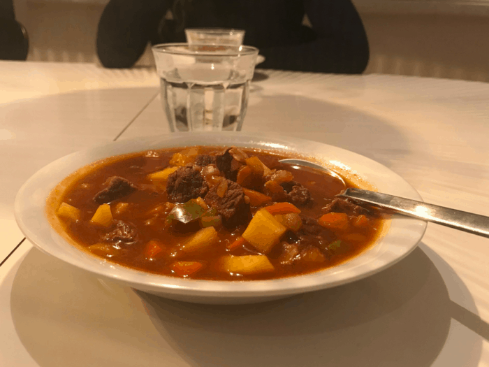 Gullash-suppe