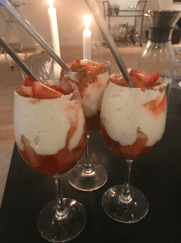 Jordbær / rabarber-trifli med mascaponecreme