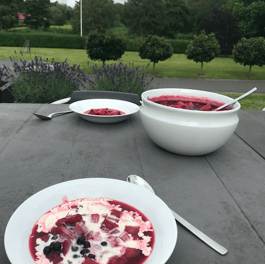Rødgrød med fløde