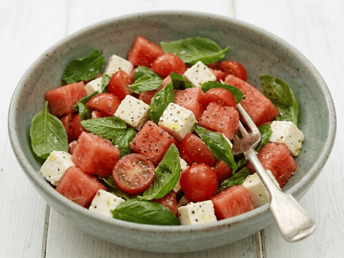 vandmelon-tomatsalat